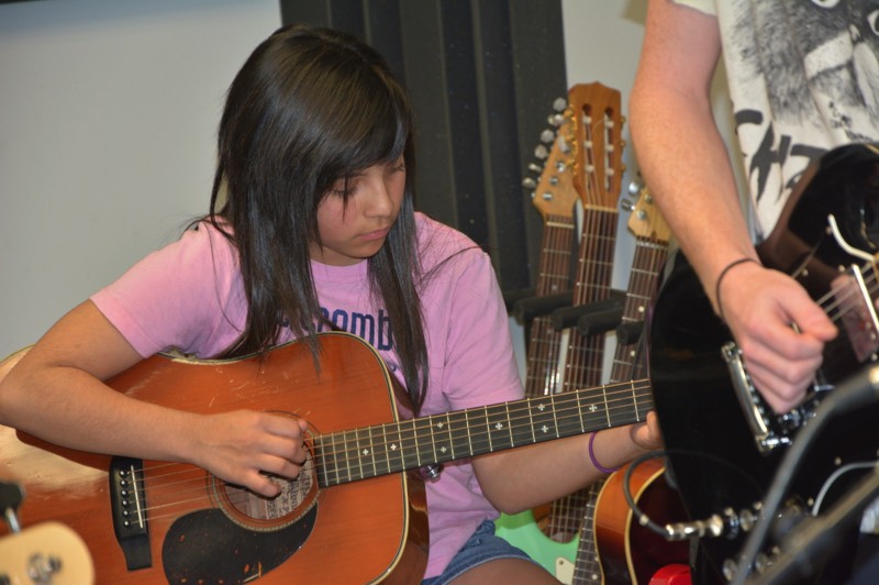guitar lessons at music school